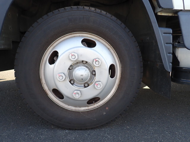 三菱ふそうキャンターダブルキャブ（Wキャブ）小型（2t・3t）[写真17]