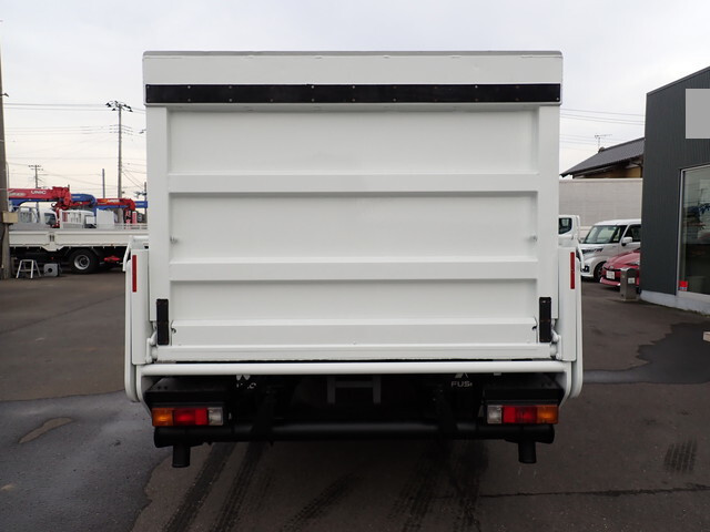 三菱ふそうキャンターダブルキャブ（Wキャブ）小型（2t・3t）[写真05]