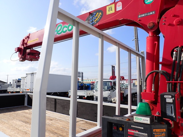 いすゞエルフクレーン3段小型（2t・3t）[写真08]