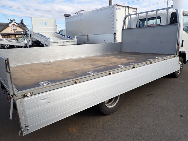 いすゞエルフアルミブロック小型（2t・3t）[写真10]