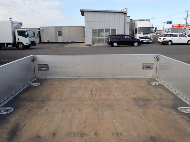 いすゞエルフアルミブロック小型（2t・3t）[写真14]