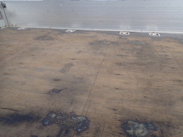 いすゞエルフアルミブロック小型（2t・3t）[写真16]