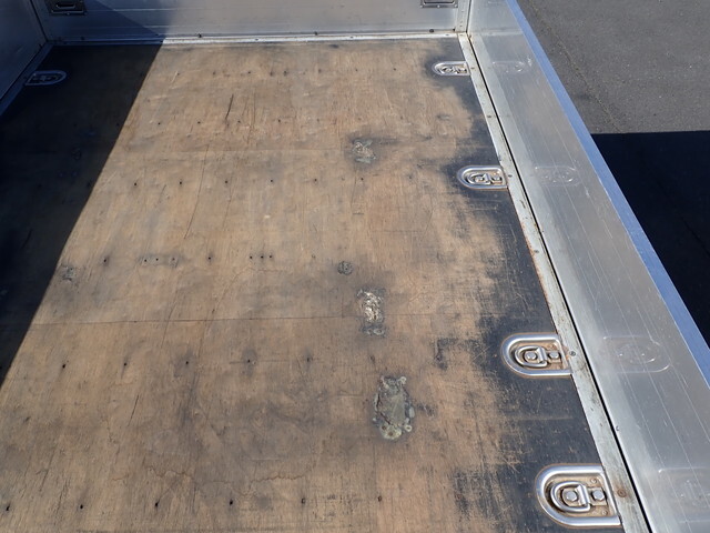 いすゞエルフアルミブロック小型（2t・3t）[写真40]