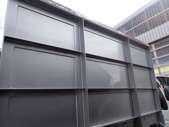 日野レンジャーアルミブロック中型（4t）[写真21]