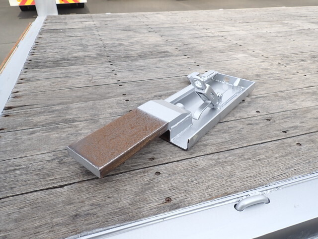 日野レンジャーアルミブロック中型（4t）[写真21]