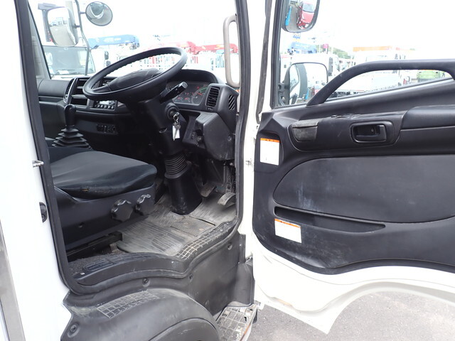 日野レンジャーアルミブロック中型（4t）[写真09]