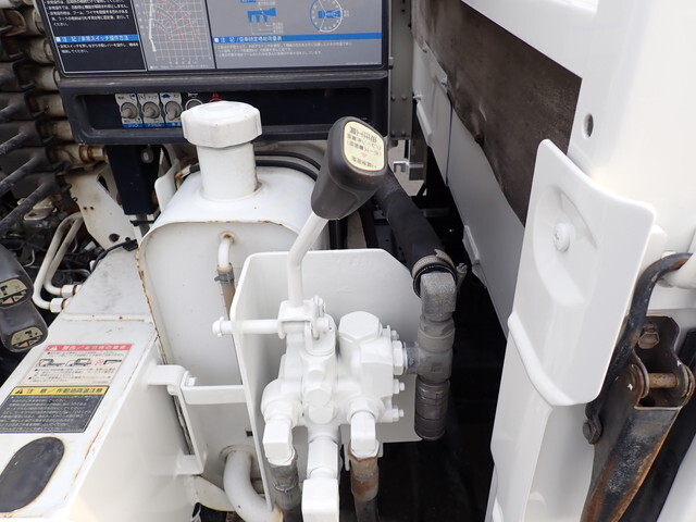 日野デュトロクレーン3段小型（2t・3t）[写真10]