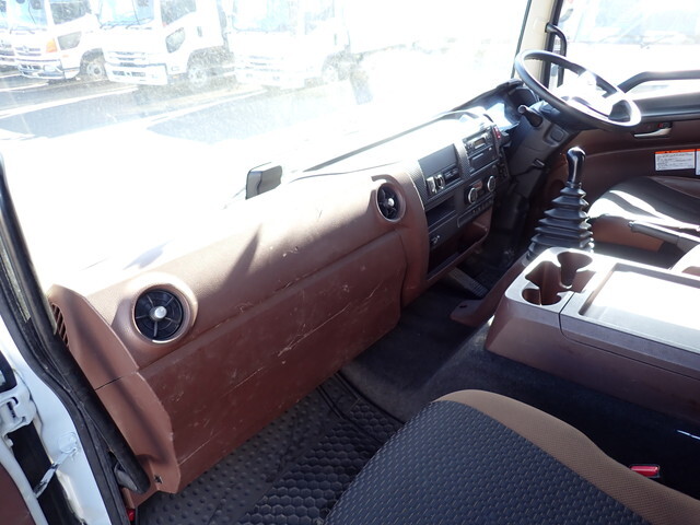 日野レンジャーアルミウイング中型（4t）[写真33]