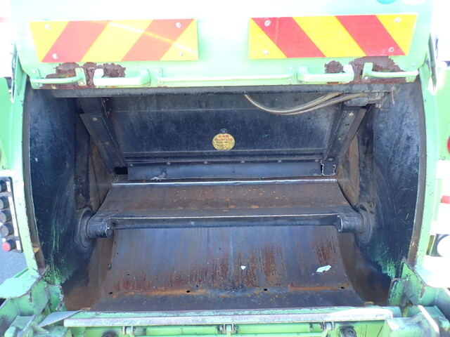 マツダタイタンパッカー車（塵芥車）小型（2t・3t）[写真17]