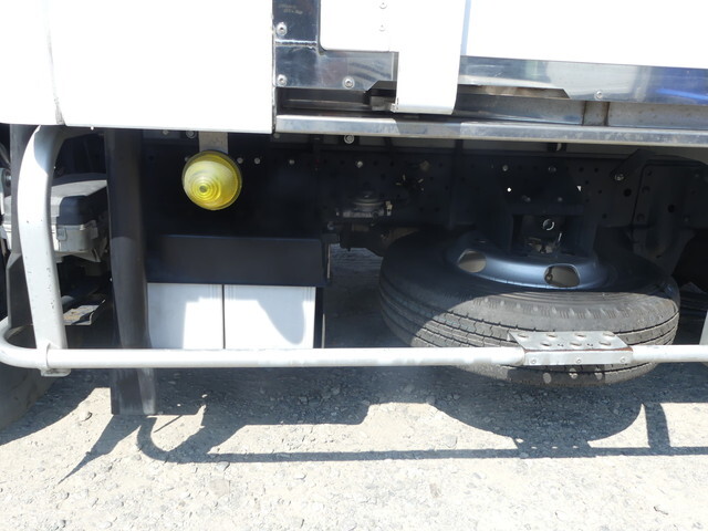 いすゞエルフ冷凍車（冷蔵車）小型（2t・3t）[写真11]