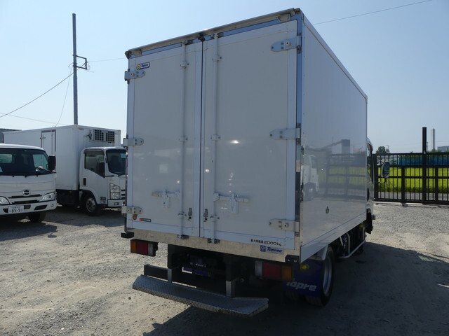 いすゞエルフ冷凍車（冷蔵車）小型（2t・3t）[写真02]