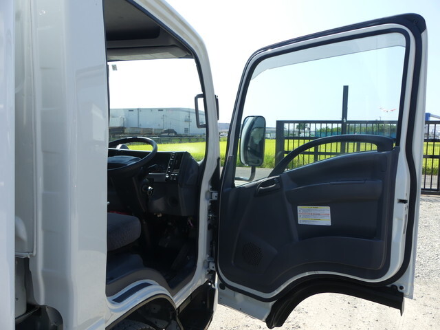 いすゞエルフ冷凍車（冷蔵車）小型（2t・3t）[写真20]