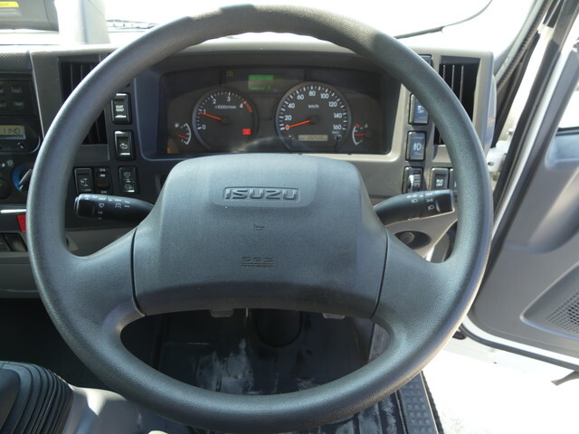 いすゞエルフ冷凍車（冷蔵車）小型（2t・3t）[写真28]