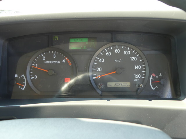 いすゞエルフ冷凍車（冷蔵車）小型（2t・3t）[写真29]