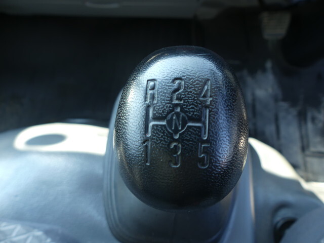 いすゞエルフ冷凍車（冷蔵車）小型（2t・3t）[写真32]