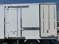 いすゞエルフ冷凍車（冷蔵車）小型（2t・3t）[写真05]