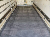 いすゞフォワード冷凍車（冷蔵車）中型（4t）[写真18]