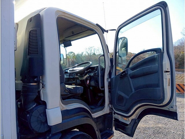 いすゞフォワード冷凍車（冷蔵車）中型（4t）[写真21]