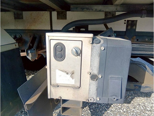 いすゞフォワード冷凍車（冷蔵車）中型（4t）[写真37]