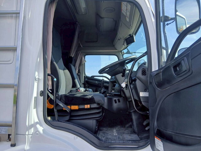 日野プロフィアアルミウイング大型（10t）[写真30]