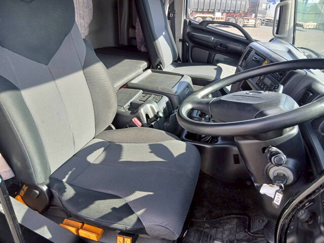 日野プロフィアアルミウイング大型（10t）[写真31]