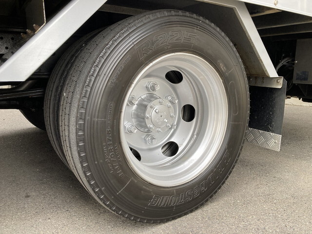 いすゞエルフアルミバン小型（2t・3t）[写真35]