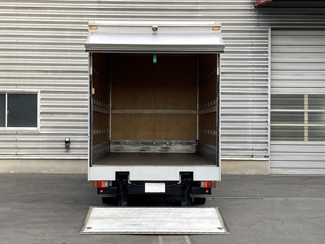 いすゞエルフアルミバン小型（2t・3t）[写真04]