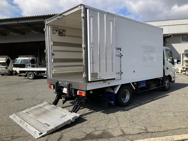 日野デュトロ冷凍車（冷蔵車）小型（2t・3t）[写真19]