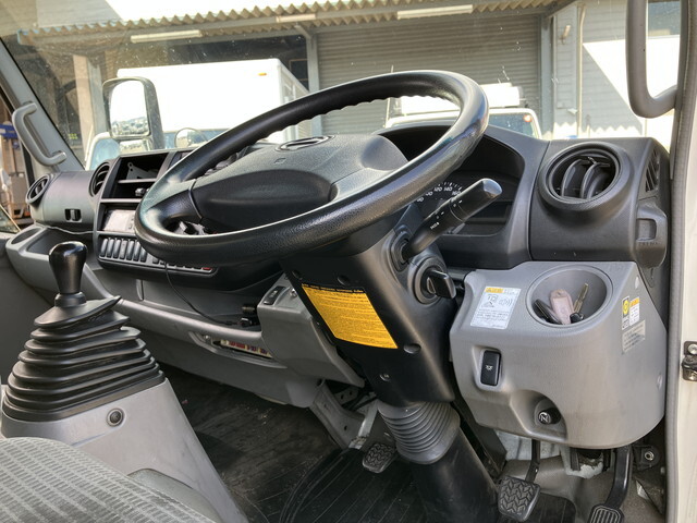 日野デュトロ冷凍車（冷蔵車）小型（2t・3t）[写真33]