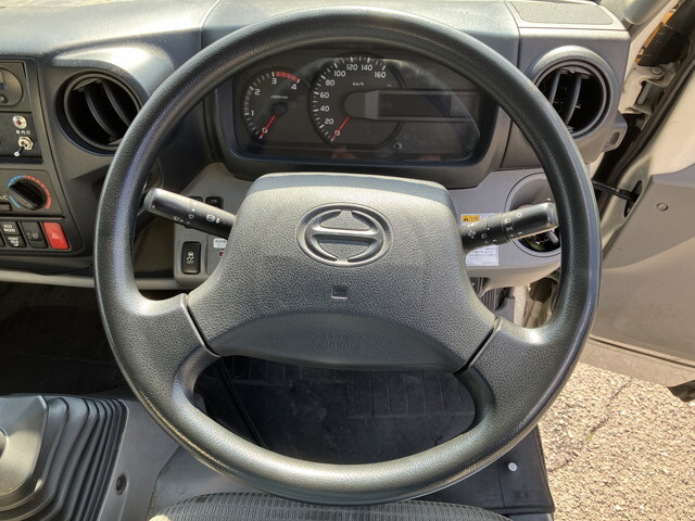 日野デュトロ冷凍車（冷蔵車）小型（2t・3t）[写真34]