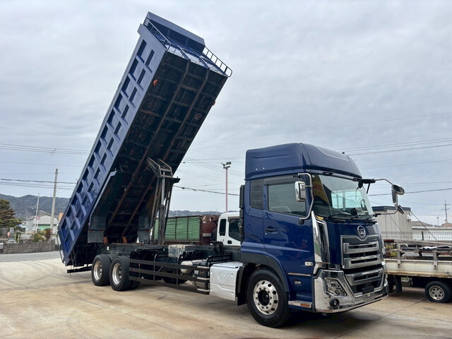 中古クオン深ダンプ（土砂禁ダンプ）