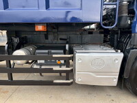 UDトラックスクオン深ダンプ（土砂禁ダンプ）大型（10t）[写真12]