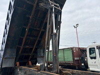 UDトラックスクオン深ダンプ（土砂禁ダンプ）大型（10t）[写真18]