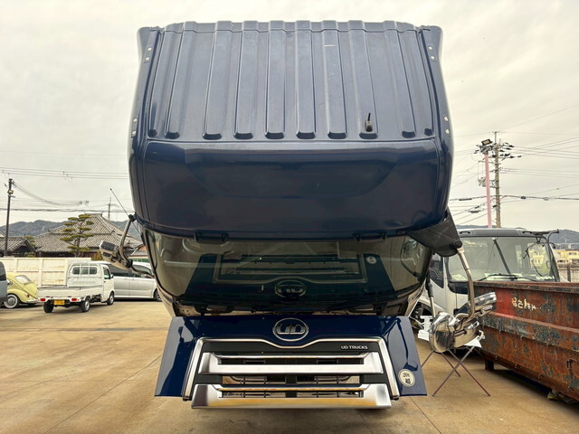 UDトラックスクオン深ダンプ（土砂禁ダンプ）大型（10t）[写真26]
