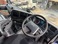 UDトラックスクオン深ダンプ（土砂禁ダンプ）大型（10t）[写真32]