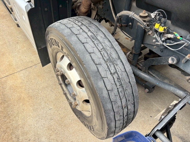 UDトラックスクオン深ダンプ（土砂禁ダンプ）大型（10t）[写真38]