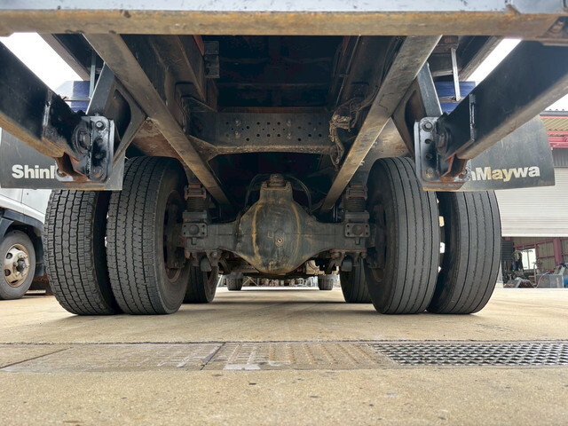 UDトラックスクオン深ダンプ（土砂禁ダンプ）大型（10t）[写真07]