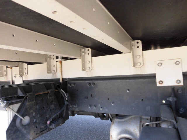 三菱ふそうファイターアルミウイング中型（4t）[写真14]