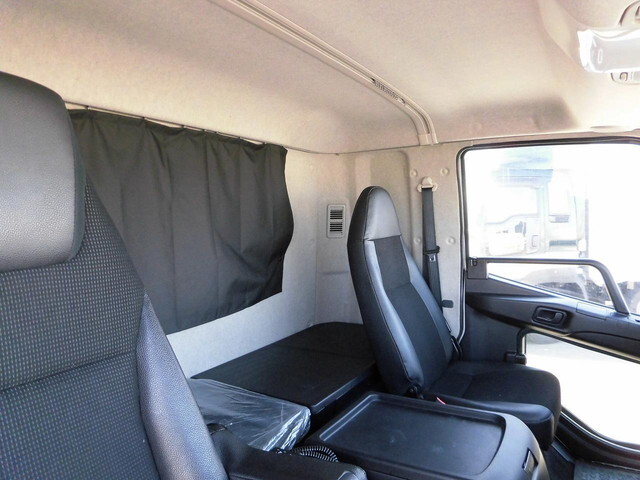 三菱ふそうファイターアルミウイング中型（4t）[写真16]