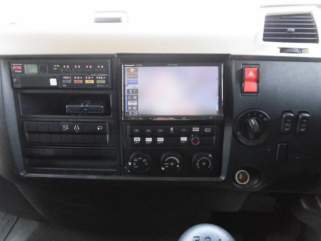 三菱ふそうファイターアルミウイング中型（4t）[写真18]