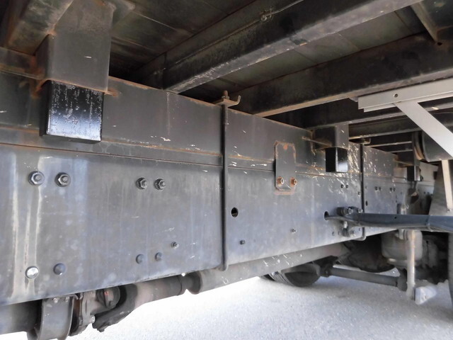 三菱ふそうスーパーグレートアルミブロック大型（10t）[写真12]