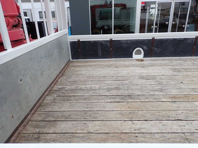 いすゞフォワードクレーン4段中型（4t）[写真13]