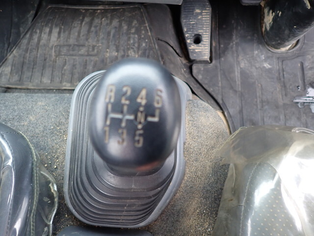 いすゞフォワードクレーン4段中型（4t）[写真36]