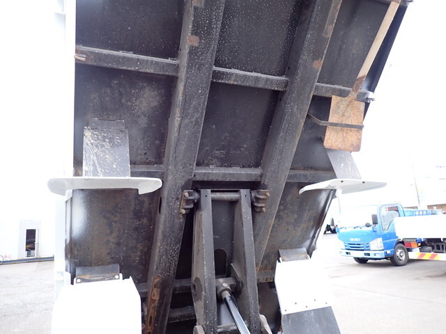 三菱ふそうキャンターダンプ小型（2t・3t）[写真14]