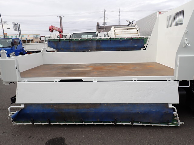 三菱ふそうキャンターダンプ小型（2t・3t）[写真15]