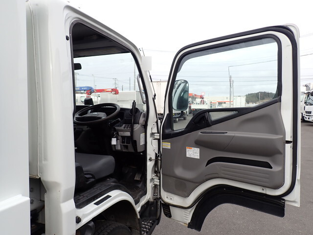 三菱ふそうキャンターダンプ小型（2t・3t）[写真16]