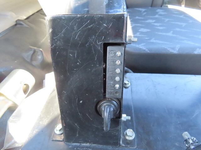 日野レンジャー散水車中型（4t）[写真25]