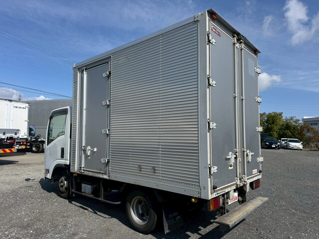 いすゞエルフアルミバン小型（2t・3t）[写真04]