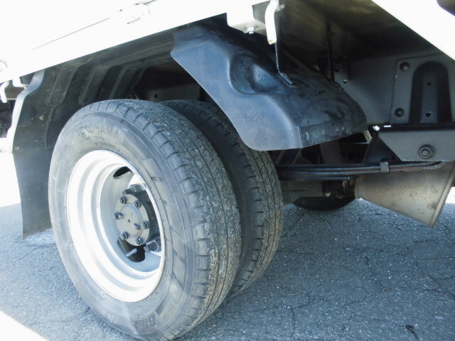 いすゞエルフダブルキャブ（Wキャブ）小型（2t・3t）[写真11]