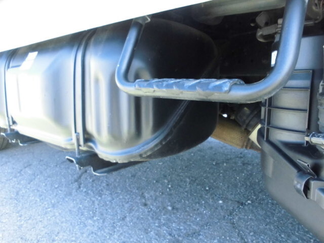 いすゞエルフダブルキャブ（Wキャブ）小型（2t・3t）[写真13]